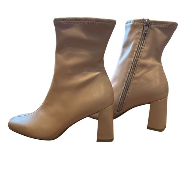 Revolve Steve Madden Harli Vegan Leather Ankle Boot in Blush NWOT - Picture 10 of 12